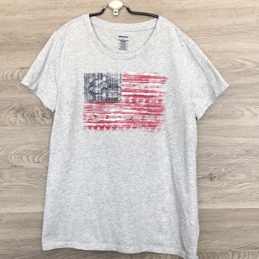 EUC- Women’s SS Graphic Tee, M